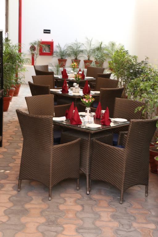 Comfort Inn Sapphire - A Inde Hotel Jaipur Extérieur photo