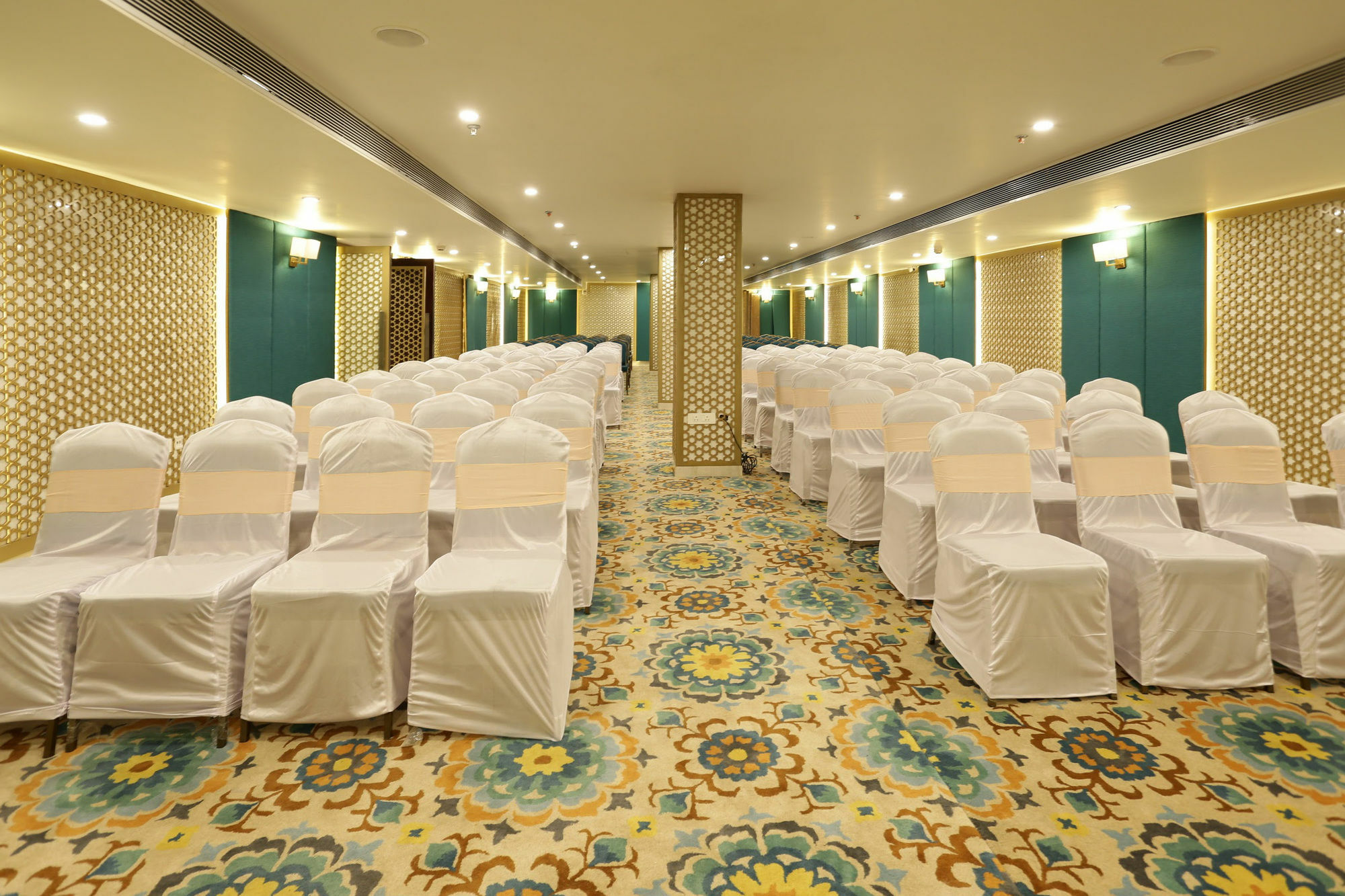 Comfort Inn Sapphire - A Inde Hotel Jaipur Extérieur photo